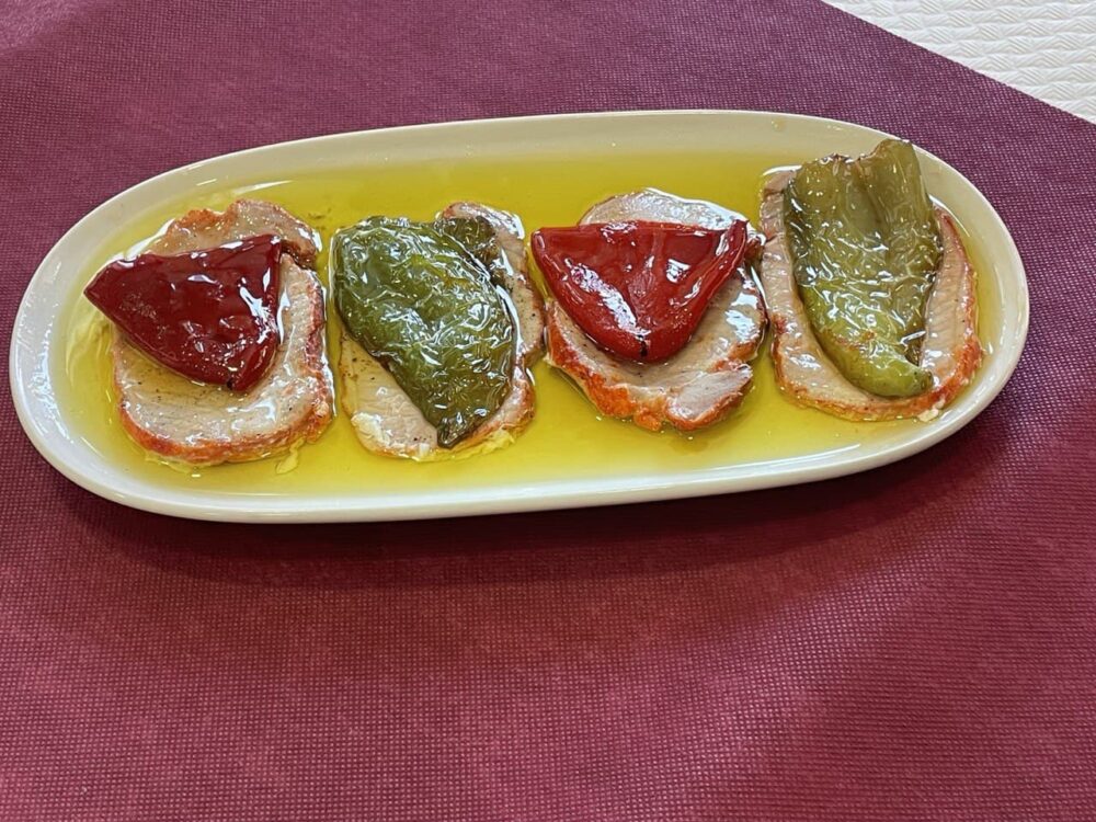 tosta de pimientos rojos y verdes